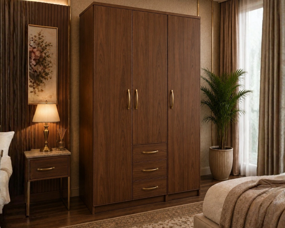 Spacious 3 Door Wardrobe with 3 Drawers - Elegant 3 Door Wardrobe with 3 Drawers