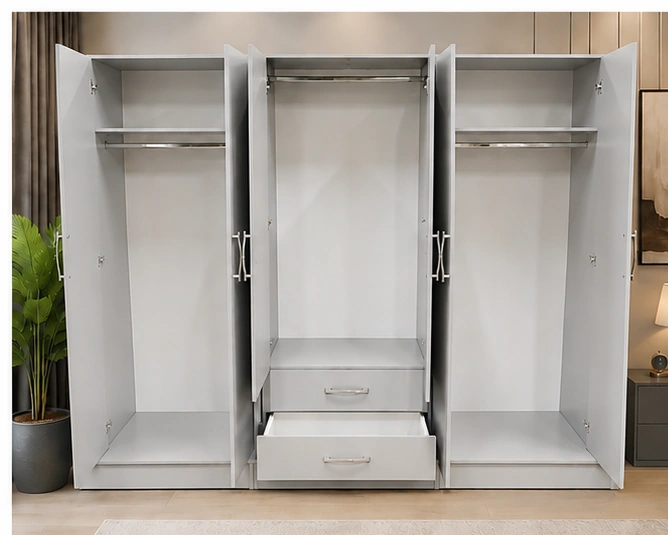 Stylish Spacious 6 Door Closet with Central Mirrored Doors - Image 4